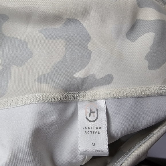 JustFab Camo High-Waisted Printed Pocket Active Leggings Sz M - Picture 3 of 14